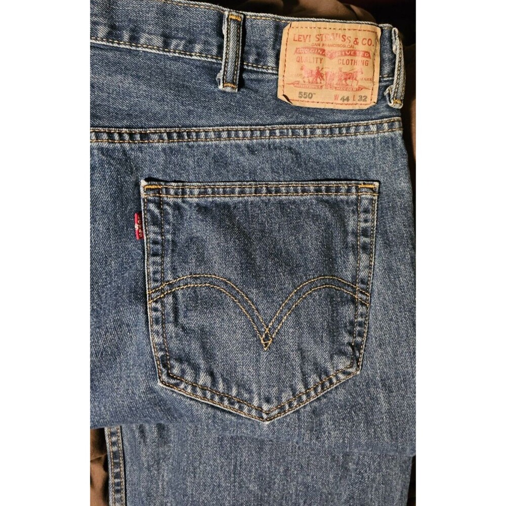 Vintage Levis 550 Jeans Mens 44x32 Blue Relaxed Fit High Rise Medium Wash Cotton